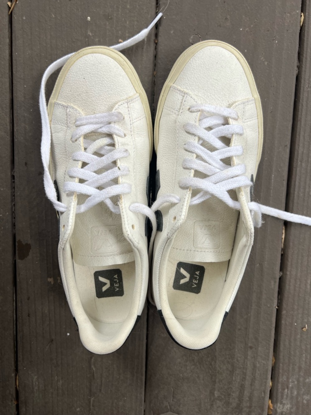 Veja leather sneakers - Picture 3 of 4